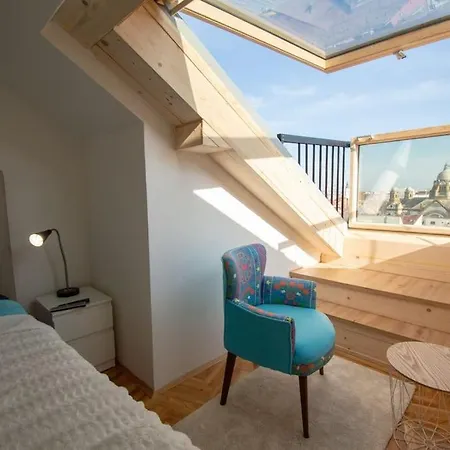 Spacious, And Luxury Flat With Great View! * 诺威萨